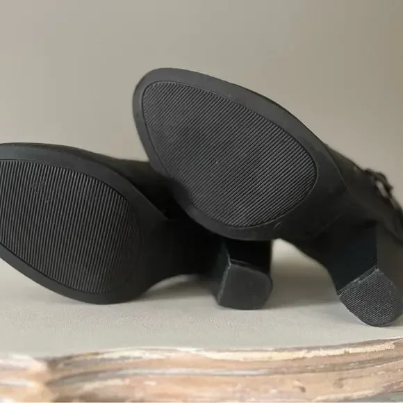 FOREVER Cut-Out Moto / Biker Heeled Booties with Silver Buckles & Studs Size 7.5 - Picture 6 of 7